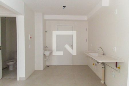 Sala/Cozinha de apartamento para alugar com 2 quartos, 32m² em Fazenda Aricanduva, São Paulo