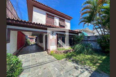 Casa à venda com 405m², 4 quartos e 4 vagasJardim/Frente
