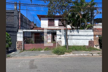 Casa à venda com 405m², 4 quartos e 4 vagasFachada