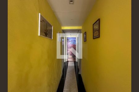 Casa à venda com 225m², 3 quartos e 2 vagasCorredor Quartos