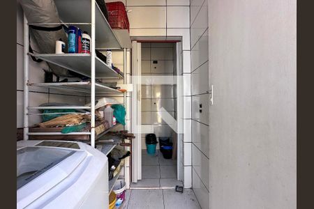 Casa à venda com 225m², 3 quartos e 2 vagasÁrea de Serviço