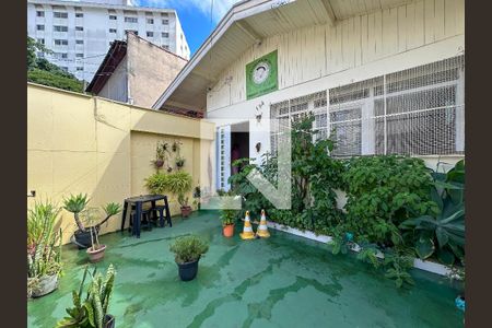 Casa à venda com 225m², 3 quartos e 2 vagasVaranda/Frente