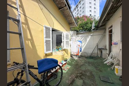 Casa à venda com 225m², 3 quartos e 2 vagasQuintal