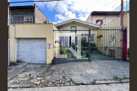 Casa à venda com 225m², 3 quartos e 2 vagasFachada