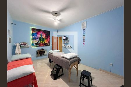 Casa à venda com 225m², 3 quartos e 2 vagasQuarto 2