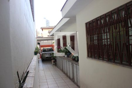 Casa à venda com 112m², 3 quartos e 3 vagasCorredor lateral/ Quintal