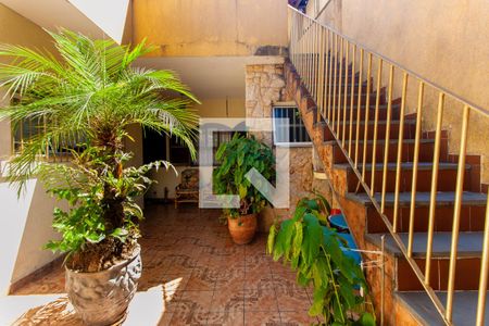 Casa à venda com 190m², 3 quartos e 3 vagas Casa à venda com 190m², 3 quartos e 3 vagasQuintal