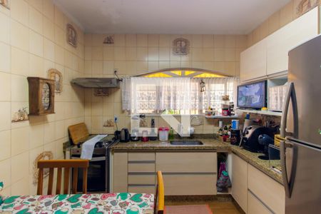 Casa à venda com 190m², 3 quartos e 3 vagas Casa à venda com 190m², 3 quartos e 3 vagasCozinha