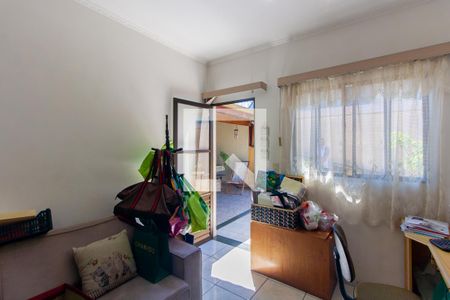 Casa à venda com 190m², 3 quartos e 3 vagas Casa à venda com 190m², 3 quartos e 3 vagasEscritório