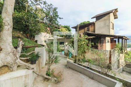 Casa de condomínio à venda com 650m², 2 quartos e 1 vagaÁrea externa