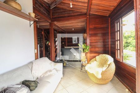 Sala de casa de condomínio à venda com 2 quartos, 650m² em Vargem Grande, Rio de Janeiro