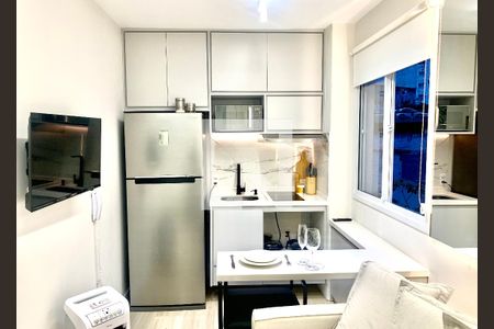 Cozinha de apartamento para alugar com 1 quarto, 25m² em Sé, São Paulo