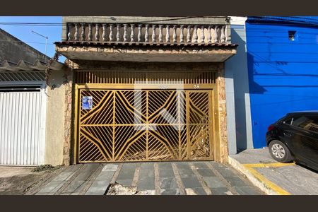 Casa à venda com 190m², 4 quartos e 2 vagas Casa à venda com 190m², 4 quartos e 2 vagasFachada