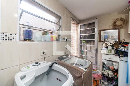 Casa à venda com 190m², 4 quartos e 2 vagas Casa à venda com 190m², 4 quartos e 2 vagasÁrea de Serviço