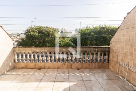 Casa à venda com 190m², 4 quartos e 2 vagas Casa à venda com 190m², 4 quartos e 2 vagasVaranda do Quarto 1