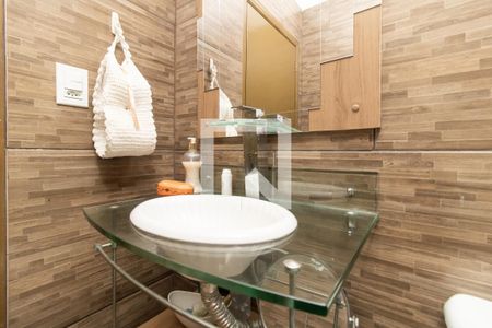 Casa à venda com 190m², 4 quartos e 2 vagas Casa à venda com 190m², 4 quartos e 2 vagasBanheiro 1