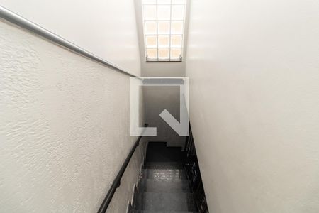 Casa à venda com 190m², 4 quartos e 2 vagas Casa à venda com 190m², 4 quartos e 2 vagasEscada