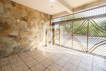 Casa à venda com 190m², 4 quartos e 2 vagas Casa à venda com 190m², 4 quartos e 2 vagasGaragem