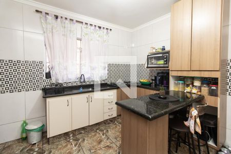 Casa à venda com 190m², 4 quartos e 2 vagas Casa à venda com 190m², 4 quartos e 2 vagasCozinha