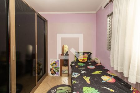 Casa à venda com 190m², 4 quartos e 2 vagas Casa à venda com 190m², 4 quartos e 2 vagasQuarto 2