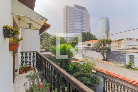 Casa para alugar com 400m², 5 quartos e 3 vagas Casa para alugar com 400m², 5 quartos e 3 vagasVaranda dos Quarto 1 e 2