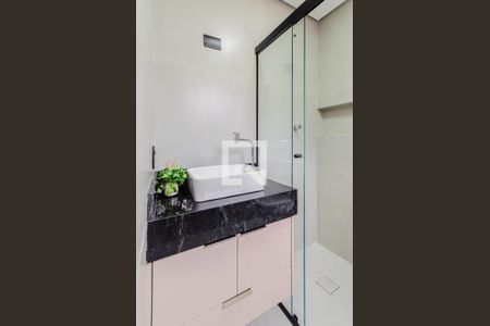 Casa à venda com 200m², 4 quartos e 2 vagasBanheiro da Suíte 4