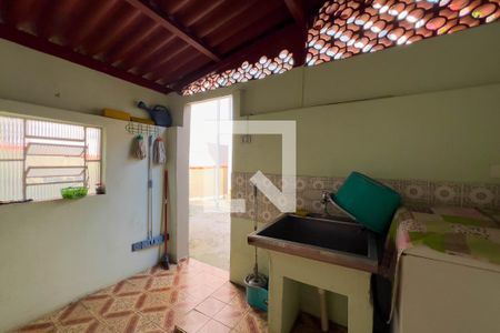 Casa à venda com 200m², 3 quartos e 2 vagas Casa à venda com 200m², 3 quartos e 2 vagasÁrea de serviço