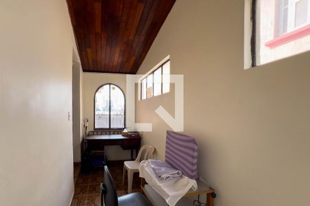 Casa à venda com 200m², 3 quartos e 2 vagas Casa à venda com 200m², 3 quartos e 2 vagasEscritório