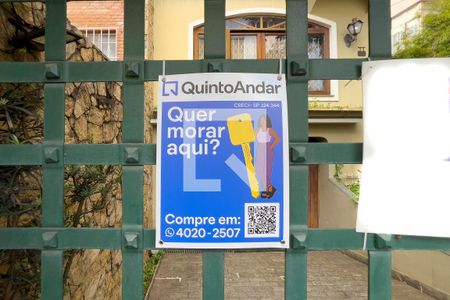 Casa à venda com 200m², 3 quartos e 2 vagas Casa à venda com 200m², 3 quartos e 2 vagasPlaca