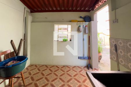 Casa à venda com 200m², 3 quartos e 2 vagas Casa à venda com 200m², 3 quartos e 2 vagasÁrea de serviço