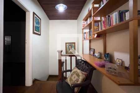 Casa à venda com 200m², 3 quartos e 2 vagas Casa à venda com 200m², 3 quartos e 2 vagasHall