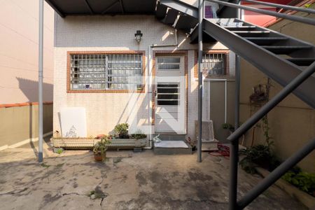 Casa à venda com 200m², 3 quartos e 2 vagas Casa à venda com 200m², 3 quartos e 2 vagasQuintal