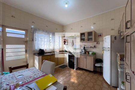 Casa à venda com 200m², 3 quartos e 2 vagas Casa à venda com 200m², 3 quartos e 2 vagasCozinha