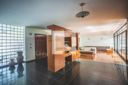 Hall de casa de condomínio para alugar com 3 quartos, 600m² em Planalto Paulista, São Paulo