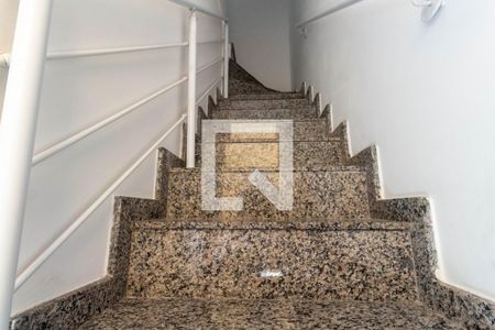 Escada de casa de condomínio à venda com 2 quartos, 60m² em Jardim Jaú (zona Leste), São Paulo