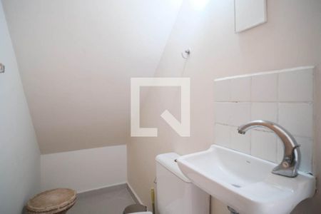 Lavabo de casa para alugar com 4 quartos, 240m² em Vila Pierina, São Paulo