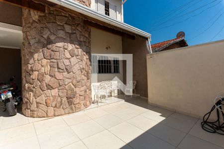 Casa à venda com 184m², 4 quartos e 2 vagas Casa à venda com 184m², 4 quartos e 2 vagasGaragem