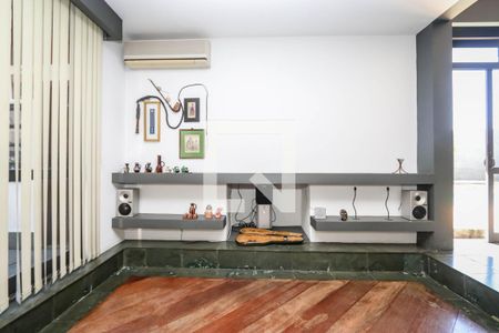 Sala 2 de casa para alugar com 3 quartos, 420m² em Jardim Londrina, São Paulo