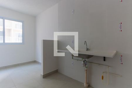 Cozinha de apartamento para alugar com 2 quartos, 33m² em Vila Ema, São Paulo
