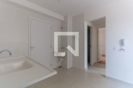 Cozinha de apartamento para alugar com 2 quartos, 33m² em Vila Ema, São Paulo