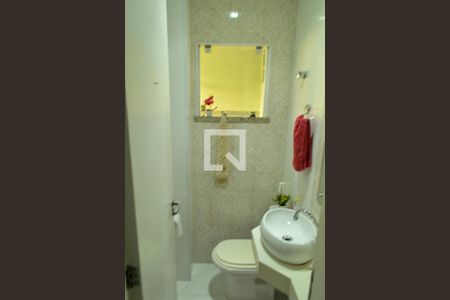 Casa de condomínio à venda com 134m², 3 quartos e 2 vagasLavabo