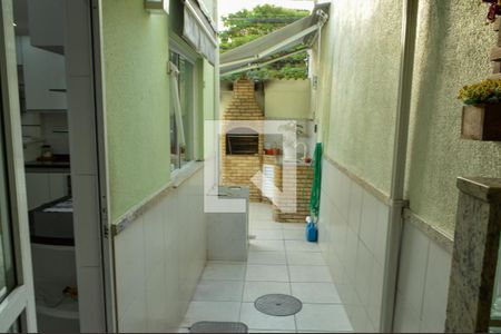 Casa de condomínio à venda com 134m², 3 quartos e 2 vagasChurrasqueira