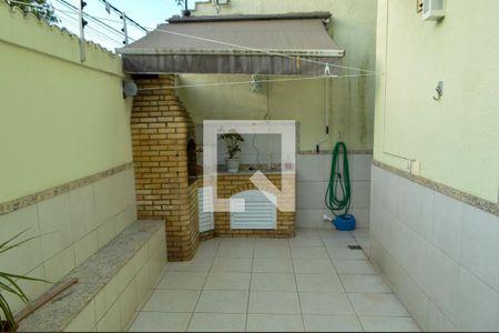 Casa de condomínio à venda com 134m², 3 quartos e 2 vagasChurrasqueira