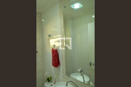 Casa de condomínio à venda com 134m², 3 quartos e 2 vagasLavabo