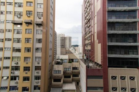 Vista Sala de apartamento à venda com 3 quartos, 130m² em Icaraí, Niterói
