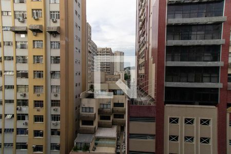 Vista Sala de TV de apartamento à venda com 4 quartos, 130m² em Icaraí, Niterói