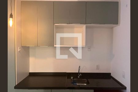 Cozinha de apartamento para alugar com 1 quarto, 18m² em Perdizes, São Paulo