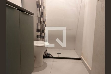 Banheiro de apartamento para alugar com 1 quarto, 18m² em Perdizes, São Paulo