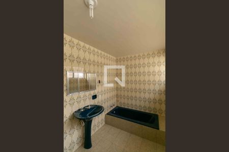 Casa à venda com 399m², 4 quartos e 3 vagas Casa à venda com 399m², 4 quartos e 3 vagasBanheiro Social 1