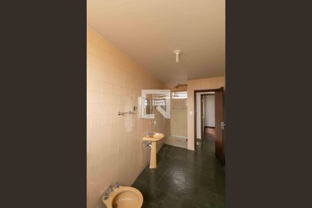 Casa à venda com 399m², 4 quartos e 3 vagas Casa à venda com 399m², 4 quartos e 3 vagasBanheiro Social 2